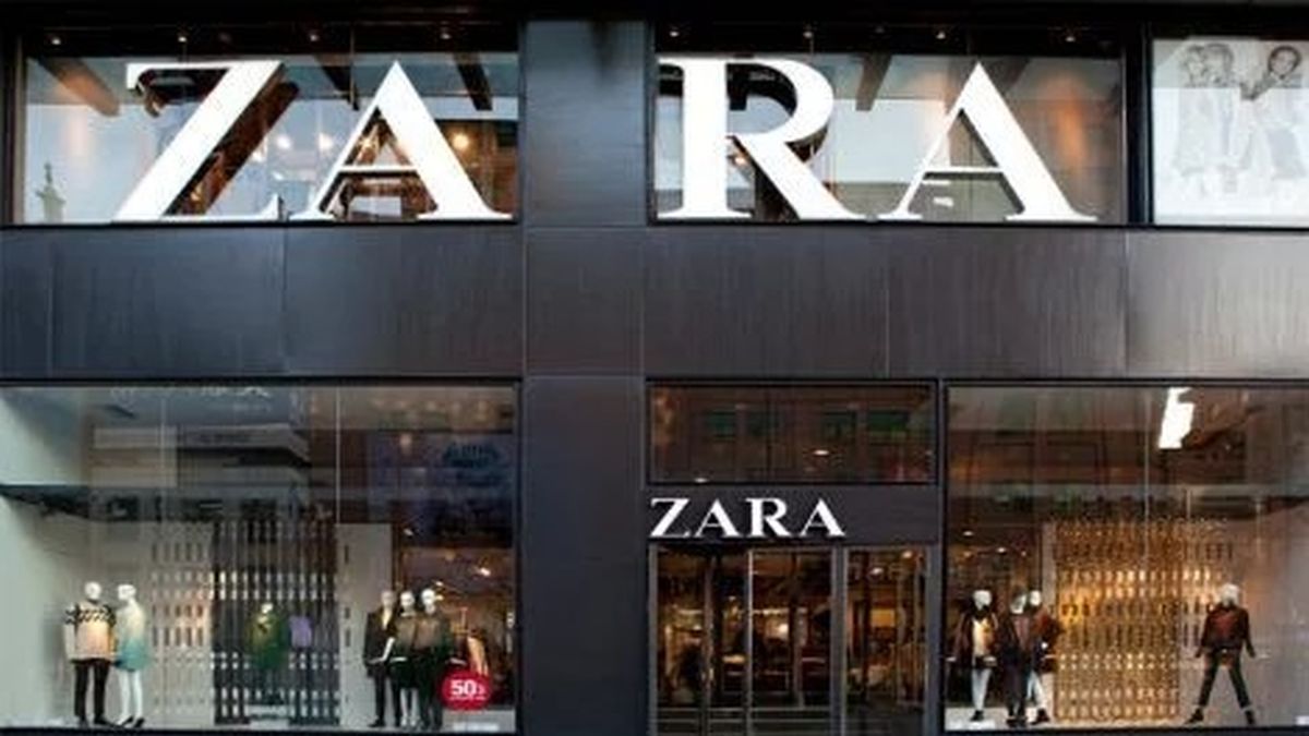 Zara imite Saint Laurent et Bottega Veneta et sort un manteau en fourrure qui fait fureur !